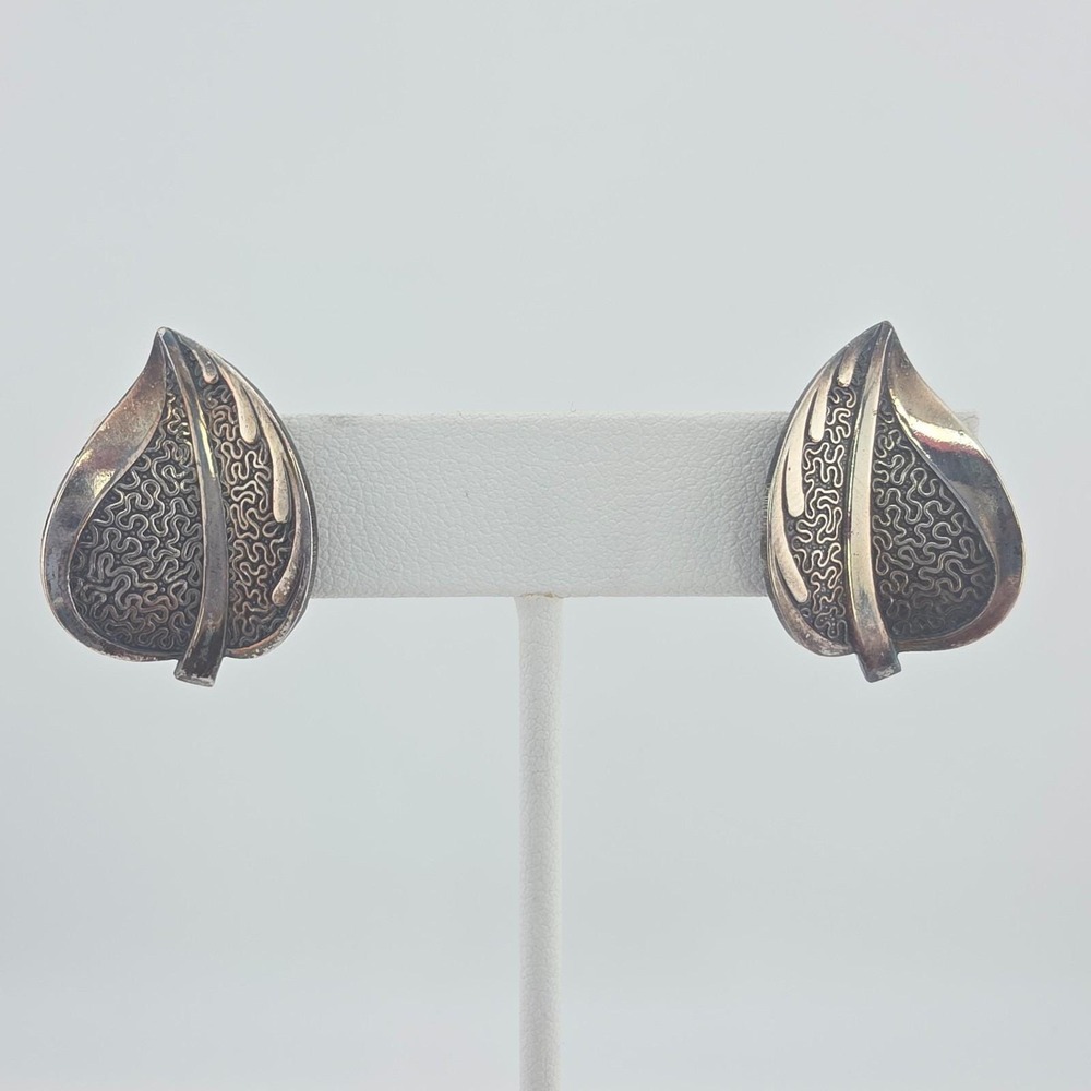 Vtg 75 Yr Old KIM CRAFTSMEN Earrings Signed Screw Back Texture Leaf Pewter 1.25"